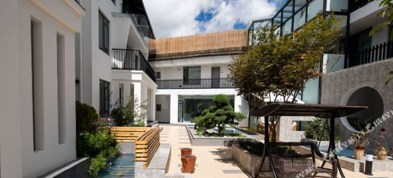香格里拉归莳plateau resort hotel 美宿(独克宗月光广场店)图片