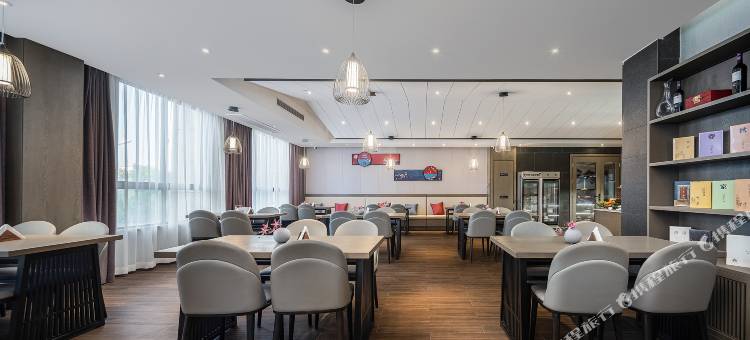 橙子·泊悦|Ezzy·Urban CultureHub酒店(颍东区阜阳站店)图片