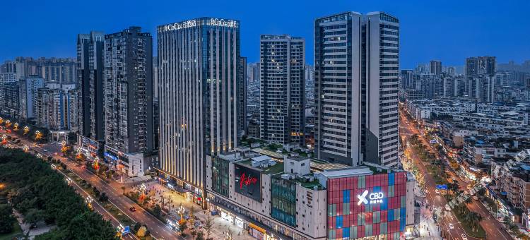乐山CoCo云高空汤池酒店(嘉兴路美食街店)图片