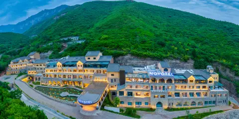 雲丘山雅高諾富特酒店