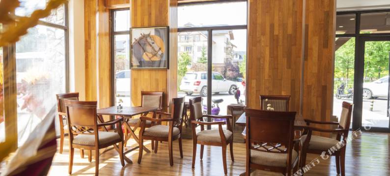 衣衣温泉客栈(长白山西景区旅游服务中心店)图片