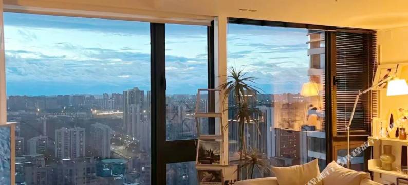 云上·美宿loft影音公寓(南昌西站礼庄山地铁站店)图片