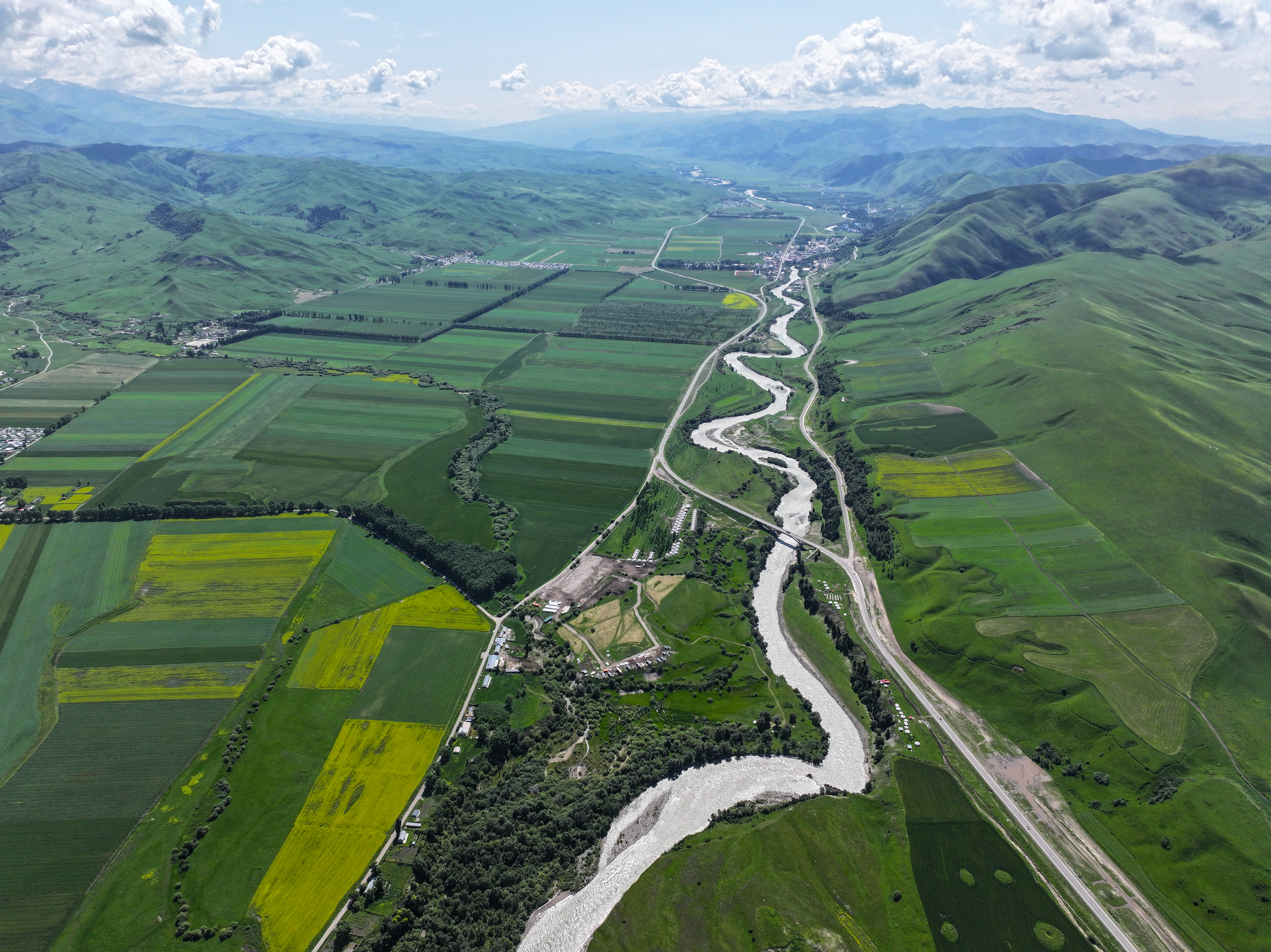 Niluk Baili Painting House Star Camp Over view