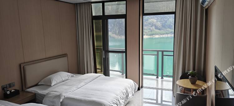 浩坤湖湖岸民宿图片