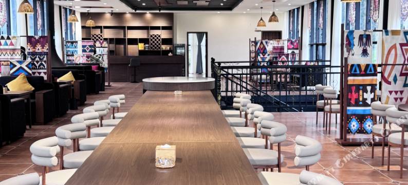 河它温泉太空营地图片