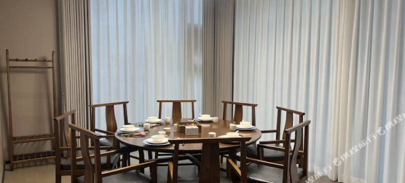 温泉县赛湖印象·星屿温泉度假营地图片