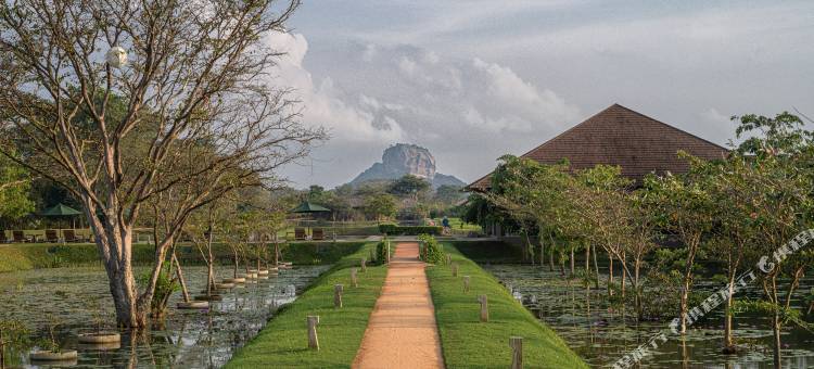 锡吉里耶水园酒店(Water Garden Sigiriya - 30 Chic Designed Private Villas Overlooking Sigiriya)图片