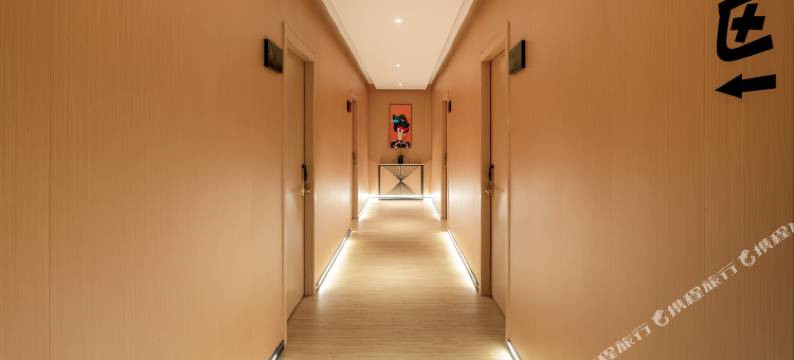 落脚城市青年旅舍(重庆中山四路店)图片