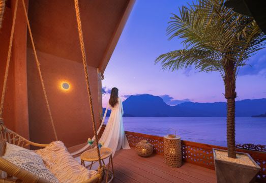 泸沽湖安下度假酒店外景图