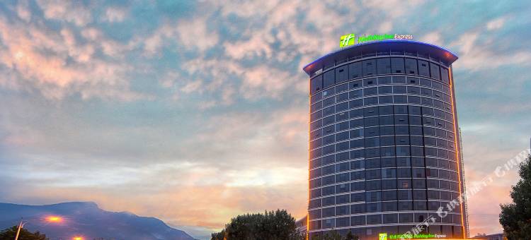 泰安中心智选假日酒店图片