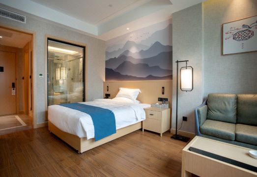 GreenTree Eastern Hotel (Hua County Wuzhou New Era Plaza) Hotel Overview