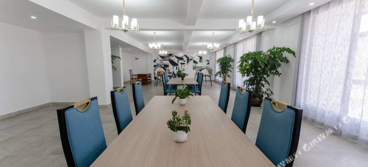 铂曼酒店(扎佐农产品物流园店)图片