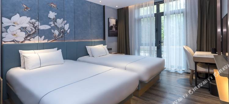 白玉兰酒店(天津五大道民园广场景区店)图片
