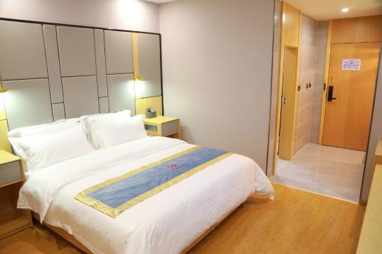 华源酒店(金平客运北站店)