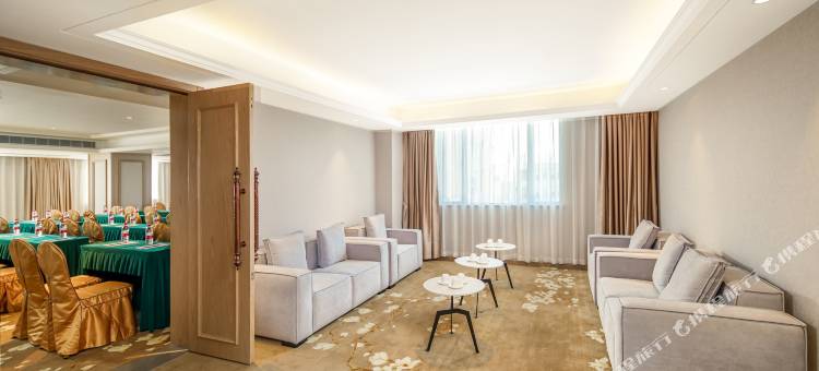 维也纳酒店(茂名观珠沉香中心店)图片