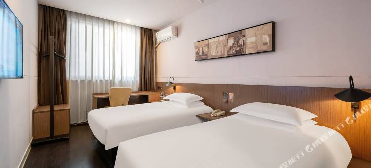 白玉兰酒店(上海火车站地铁站店)图片