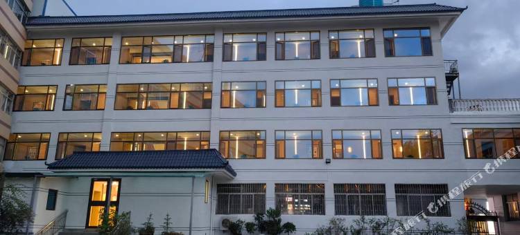 和政滴珠宾馆图片