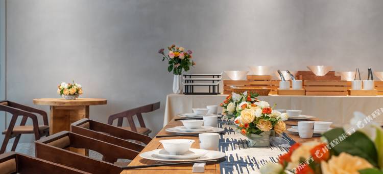 晴天Sunny Day设计师艺术空间民宿(荔波美食街店)图片