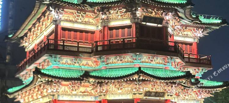 漫激爱情电竞主题酒店(南昌象湖沃尔玛店)图片