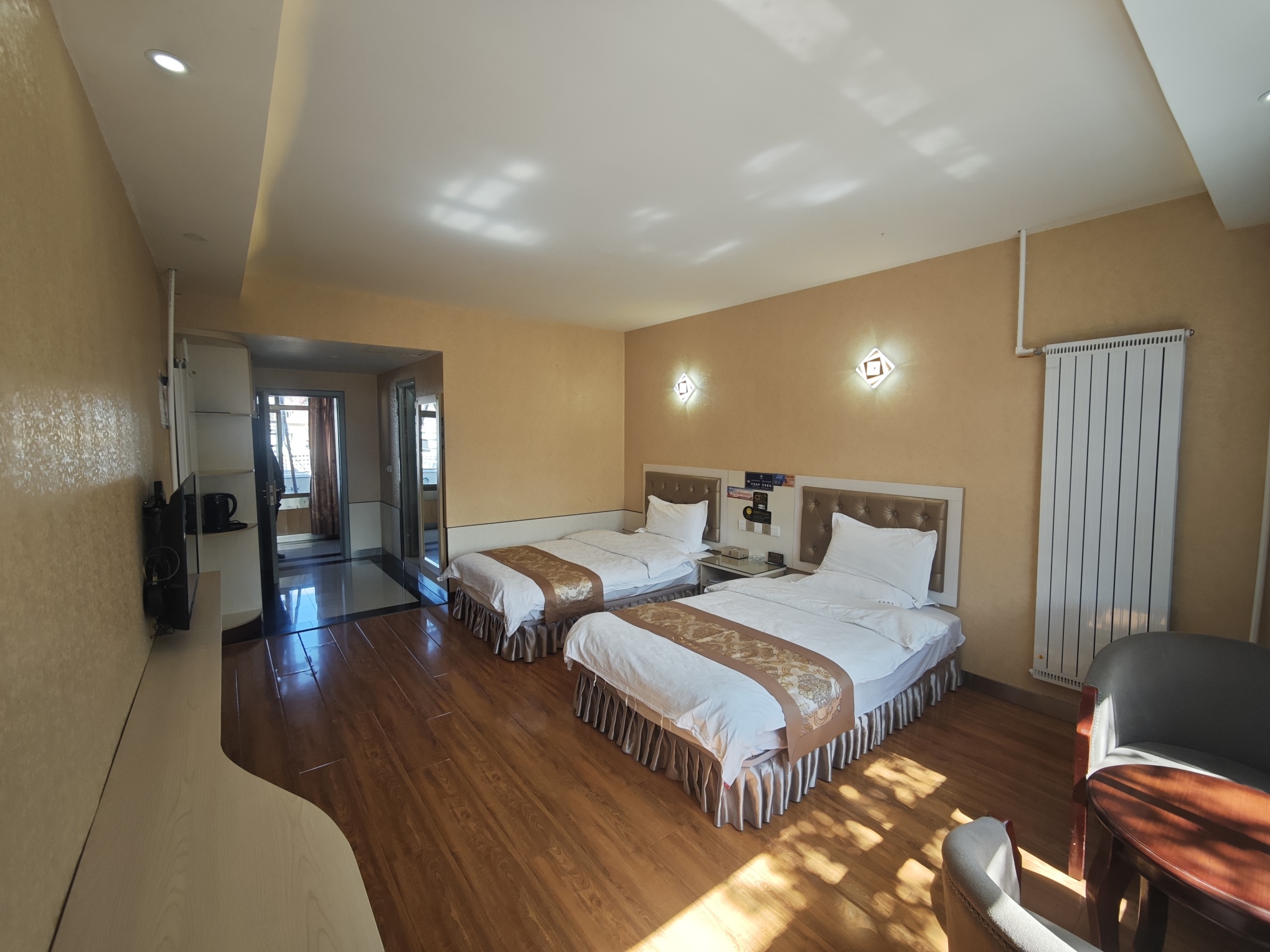 Gyirong Kunsa Hotel Over view