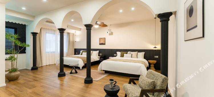 这里•HERE主题设计民宿(安顺学院南马广场店)图片