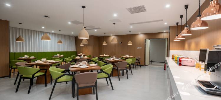 深圳夏日酒店(福田口岸沙尾地铁站店)图片