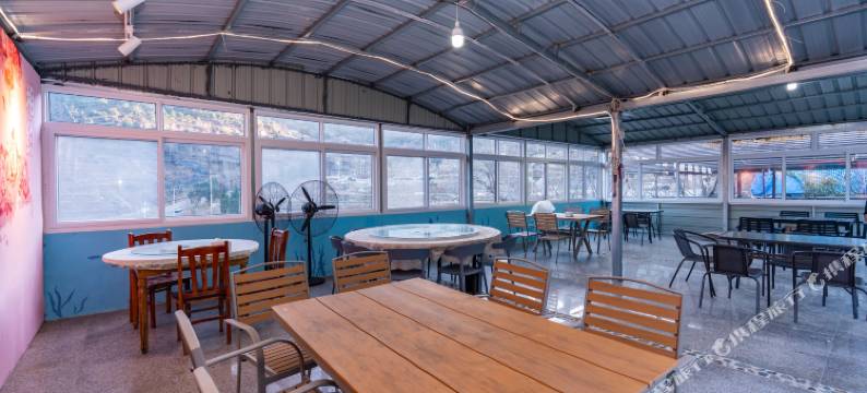 青山渔村情海一宿图片