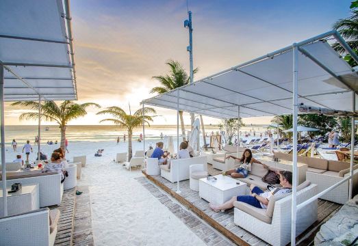 White House Beach Resort Hotel Overview