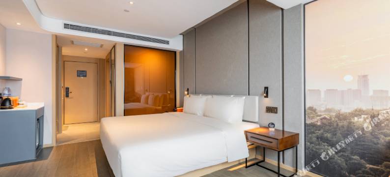 西安西京医院胡家庙地铁站亚朵酒店图片