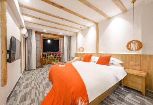 Yinshu Homestay Hotel Overview