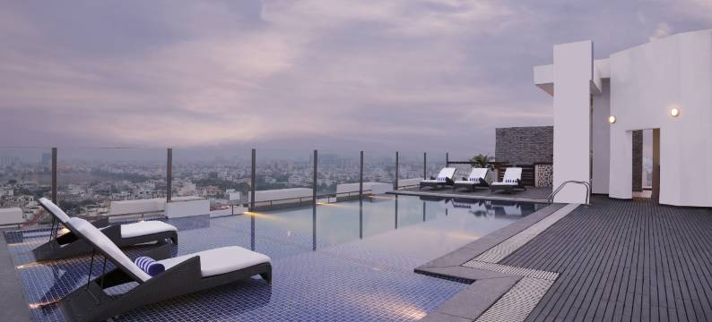 古尔冈巴尼广场希尔顿逸林酒店(DoubleTree by Hilton Gurugram Baani Square)