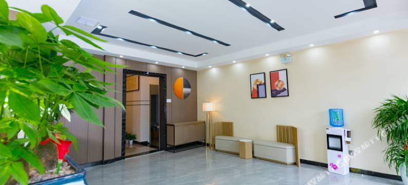 悦思特酒店(新县火车站店)图片