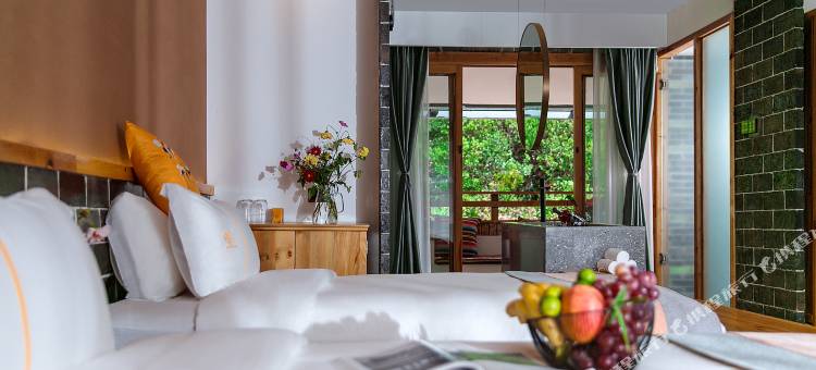 泸沽湖里格春天酒店图片