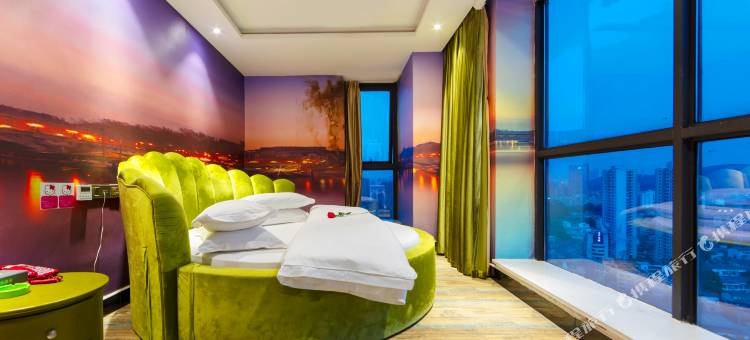 漫·屋顶情景酒店(汽车西站店)图片