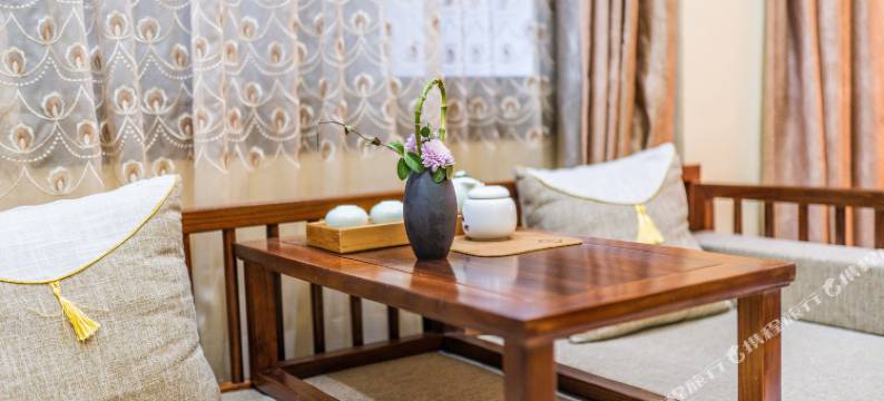 凤鸣山居·水墨江南主题酒店(宏村景区外店)图片