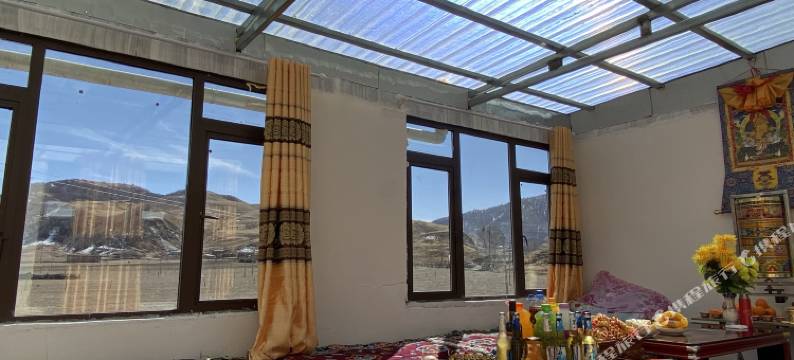 道孚八美三姐妹客栈图片