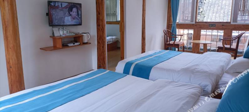 西江千户苗寨泉源居客栈(观景台店)图片