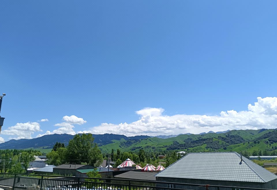 Tongqi Homestay Hotel Overview