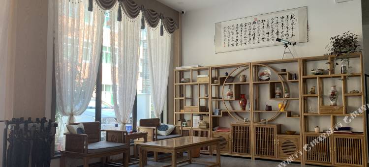 Luxury·邻溪·山水意境·质感木作度假艺宿(野三坡百里峡店)图片