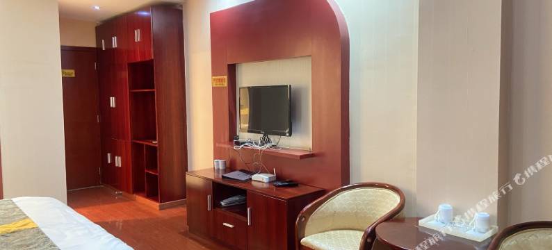 炉霍岗底斯酒店图片