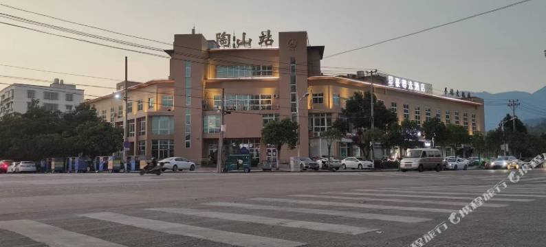 瑞安星豪尊选酒店(陶山店)图片