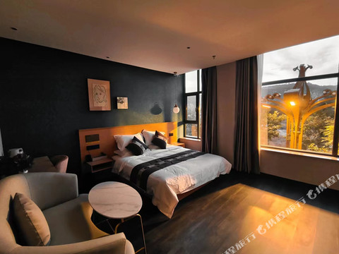 雲泮酒店(离石火车站.悦尚时光里店)