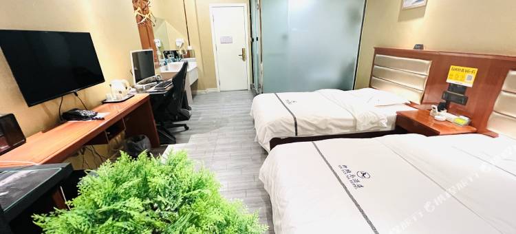 新斑马主题酒店(乌鲁木齐新天润国际社区地窝堡机场店)图片