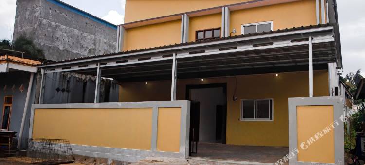 OYO 92626 Dcos Syariah的好眠4旅馆(Good Sleep 4 RedPartner)图片