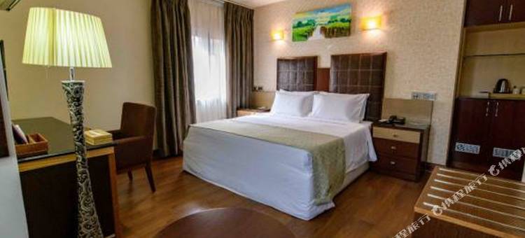 阿尔法加公寓(Alphaplus Apartments)图片