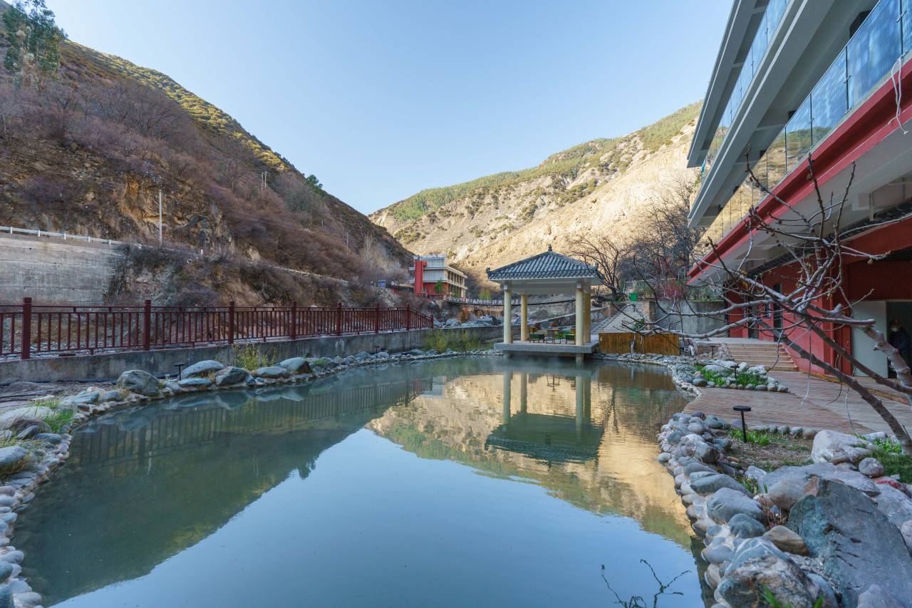 万汇州际温泉酒店(巴塘店)图片