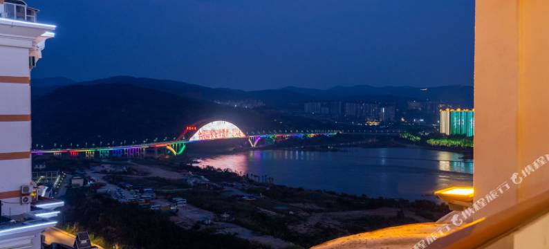 西双版纳景洪自由空间度假酒店(告庄西双景星光夜市店)图片