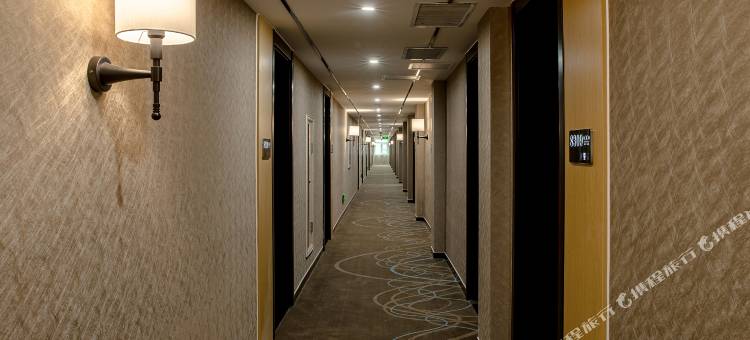 希岸酒店(太原火车站五一广场地铁站店)图片