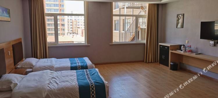 察右中旗露苗商务酒店图片