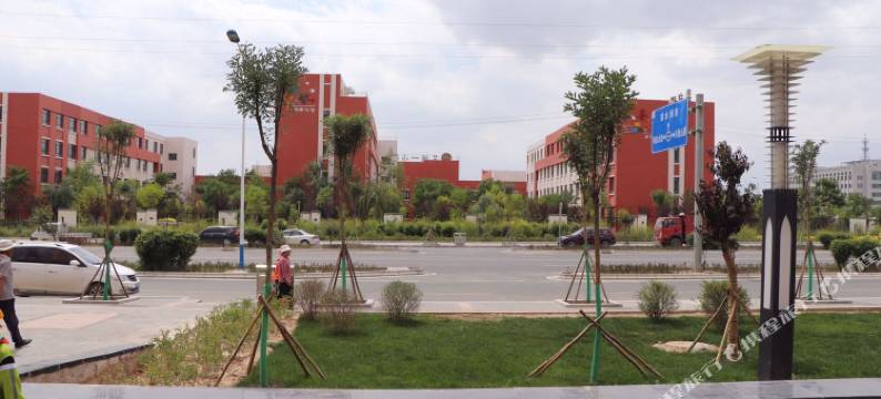 陇顺源假日酒店(中川机场彩虹城店)图片